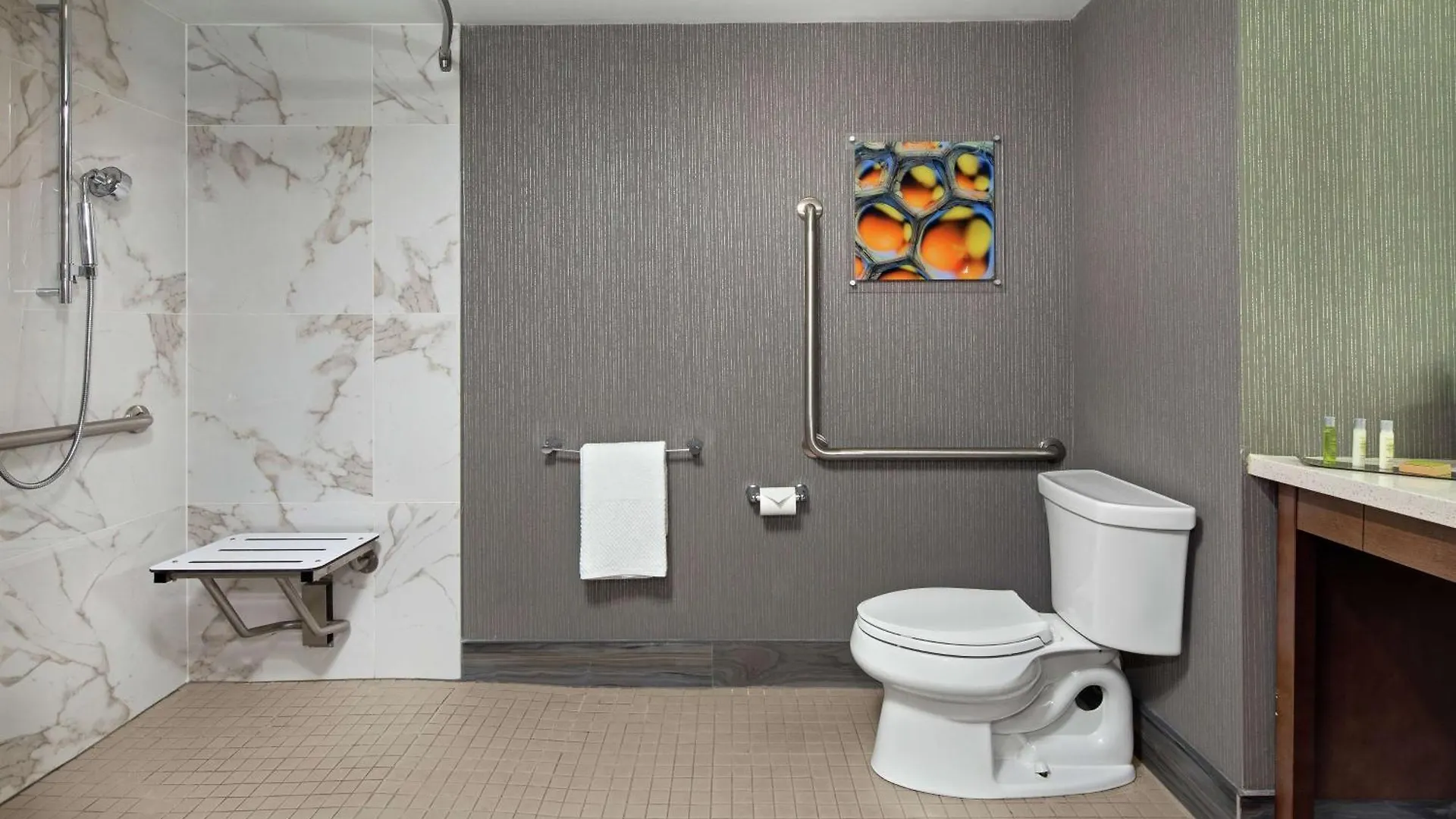 Отель Doubletree By Hilton Toronto Airport, On