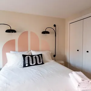Hotel apartamentowy Maison Place Royale By Luxury In Transit Montreal
