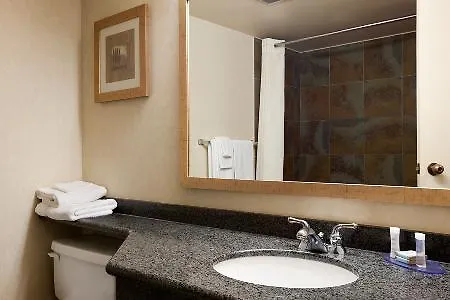 Doubletree By Hilton Toronto Airport, On Hotel
