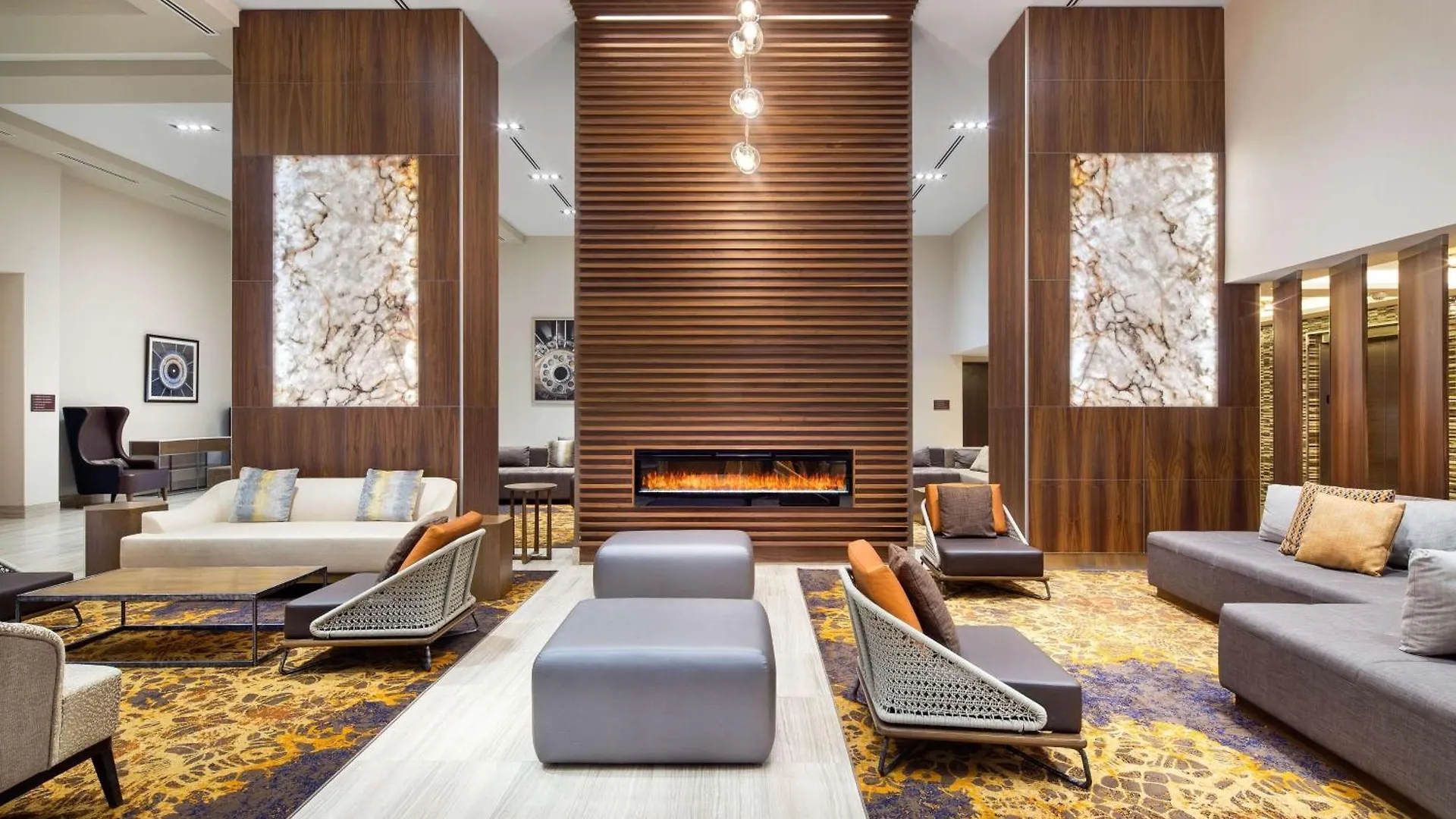 Doubletree By Hilton Toronto Airport, On Hotel