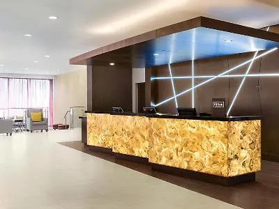 Doubletree By Hilton Toronto Airport, On Hotel